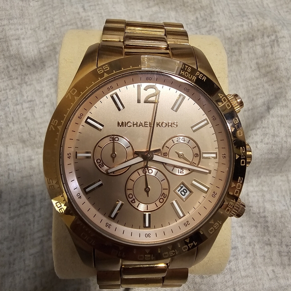 Michael Kors Rose Gold Watch - Picture 5 of 5